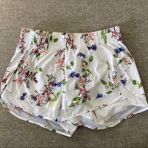 Athleta Mesh Racer Run Short 4”